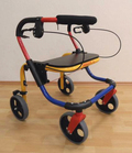 FOX Aluminiumrollator  mit Sitzbrett und Polster