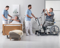 Patienten-Aufstehlifter ISA XPLUS, elektrischer Fahrgestellspreizung bis 200 kg