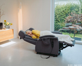 Relax- und Aufstehsessel grau
